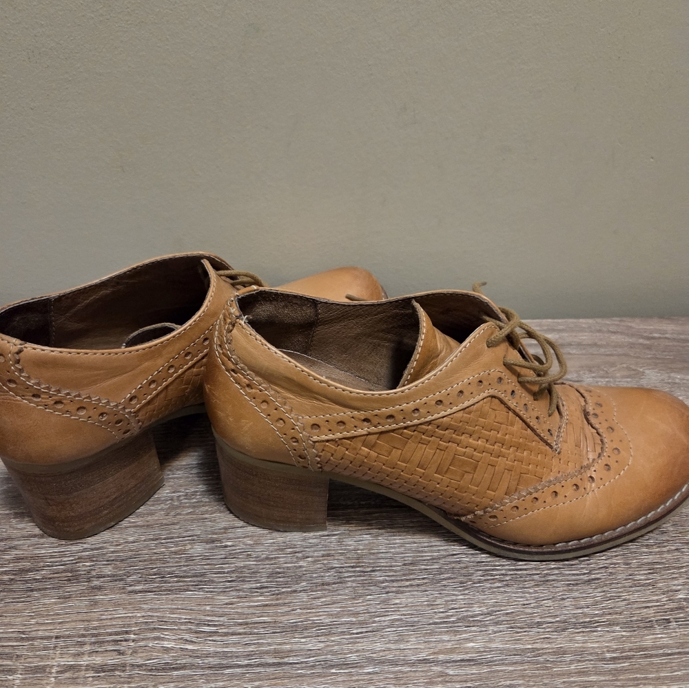 Woven Leather Lace-Up Loafers in Tan - Women's Flats & Loafers